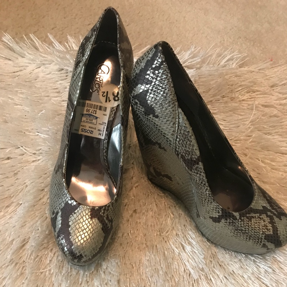 Carlos Santana Wedges